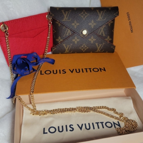Authentic, NEW Louis Vuitton |Size Medium Pouch| Kirigami Pochette 2021| - Picture 6 of 6